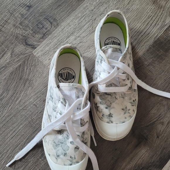 Palladium Canvas Shoes - Picture 2 of 8